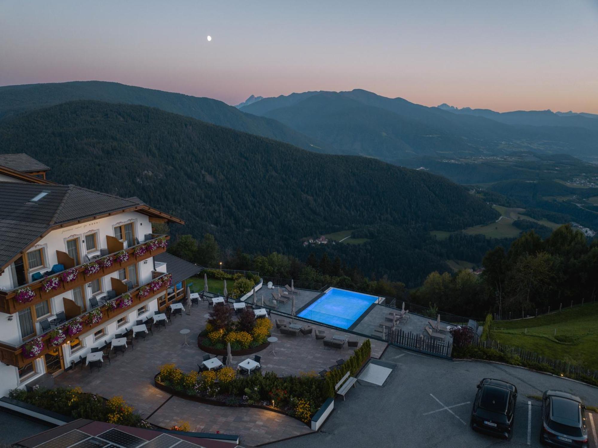 Panoramahotel Huberhof Maranza Εξωτερικό φωτογραφία